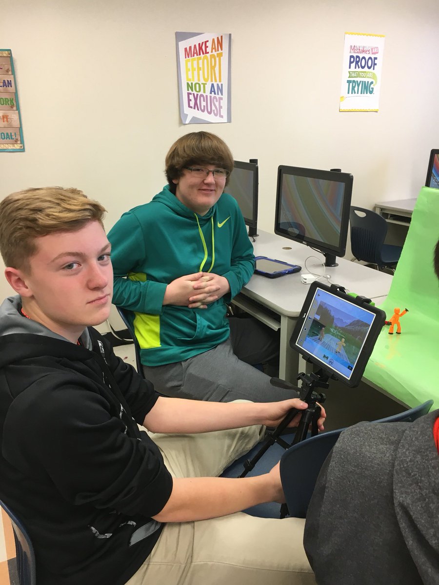 Tweet_da_Deets's tweet photo. Stop motion animation with green screens! Letting our creativity loose in the lab. #lakeviewpride https://t.co/orQw2A5UOe