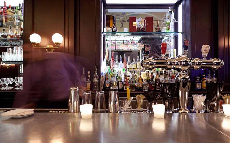 C'est maintenant un classique pour terminer la #semaine!
#Huîtres à 1 $ et DJ Zo aux platines : le match parfait.
#tgif