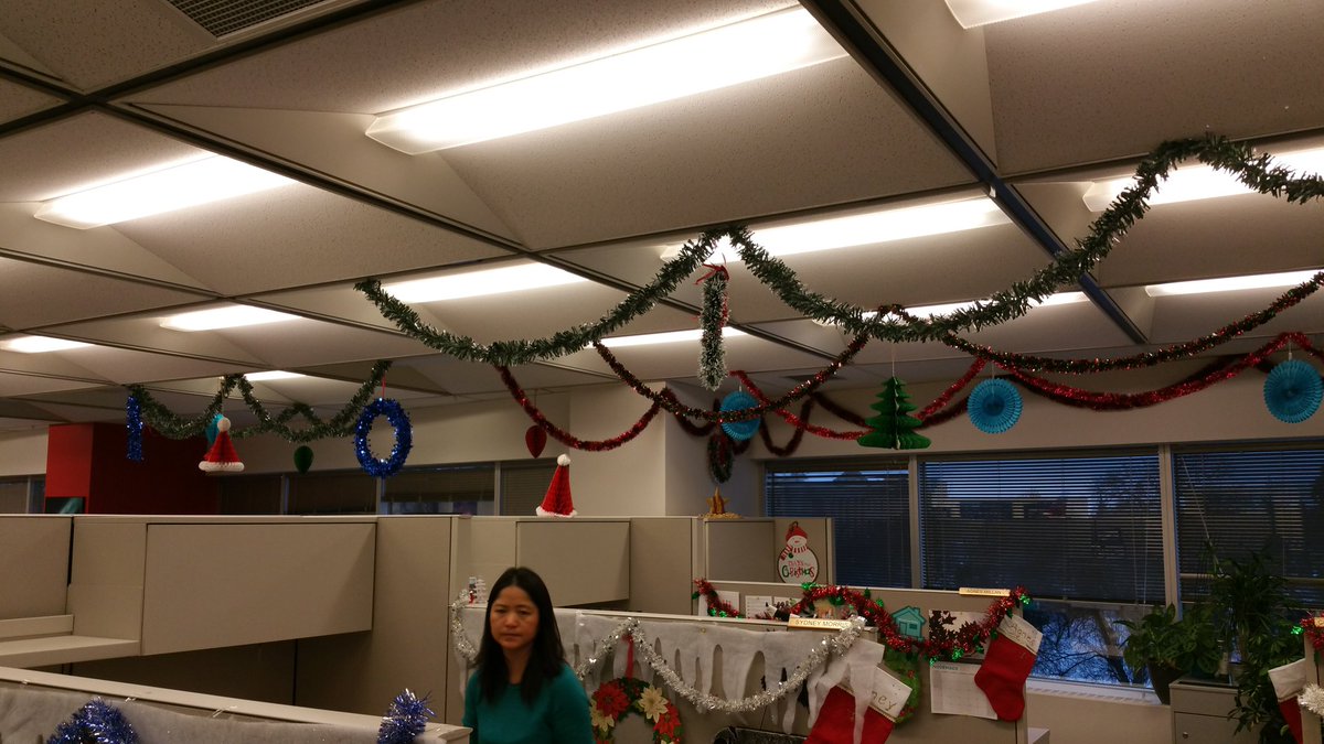 BrisbinCharlene's tweet photo. Christmas is coming to our office 🌲⛄ https://t.co/0hQOP69RJW