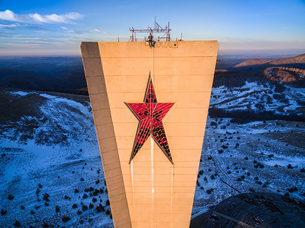 The FRiFF2017 Audience Choice Award winner goes to 2D Run - Mixed Motion Project, created by Ilko Iliev and Marin Kafedjiiski of Bulgaria. They also received the "Best of Show" and "Best WTF LOL" awards, sweeping this year's festival. Congrats guys! youtube.com/watch?v=BgC9kt…