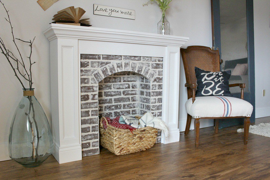 DistinctiveProp's tweet image. 20 Gorgeous DIY Faux Fireplaces and Mantels - bit.ly/2AAdkBM