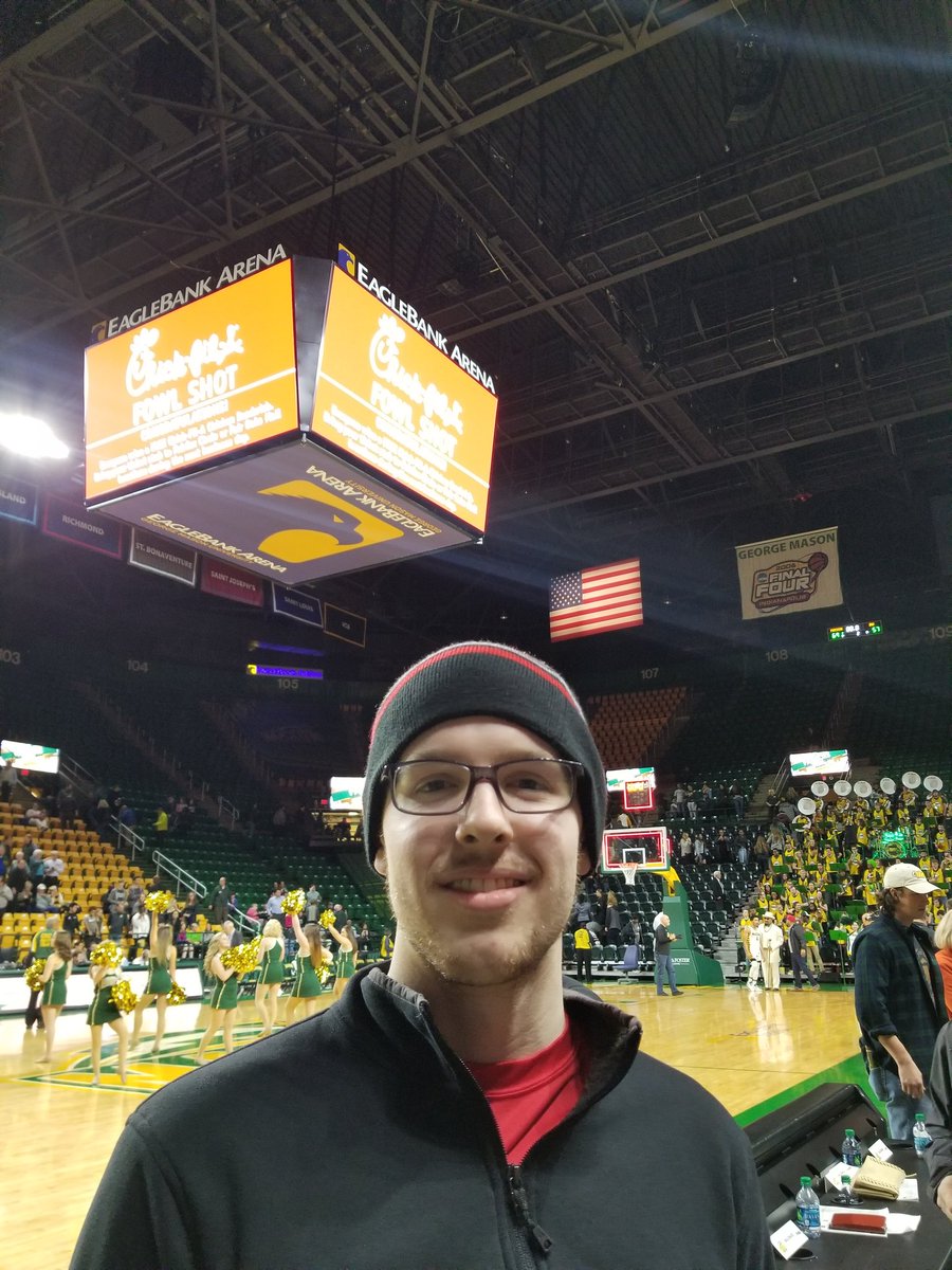 CameronCpersing's tweet photo. Good win last night patriots! #SPMT412 https://t.co/ojUufDBQrm