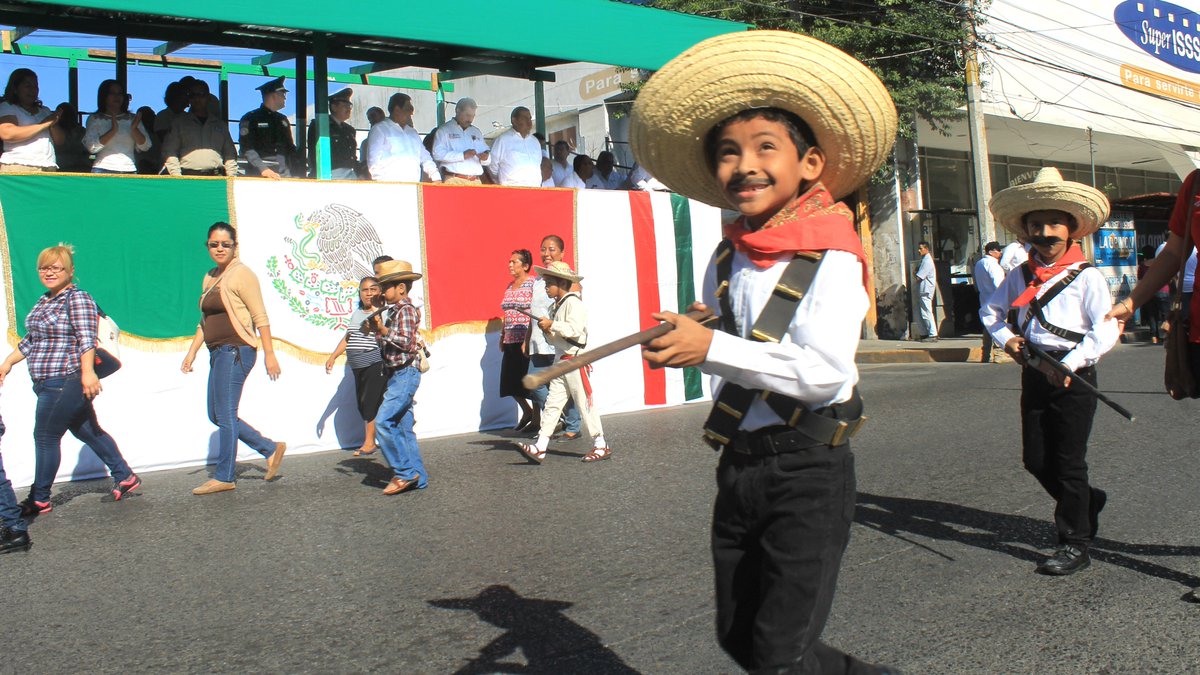 TodosSomosPR's tweet photo. #PozaRica Celebran 107 Aniversario de la Revolución Mexicana #TodosSomosPozaRica https://t.co/IRPqc21AwI https://t.co/Rvw8QIFyoP