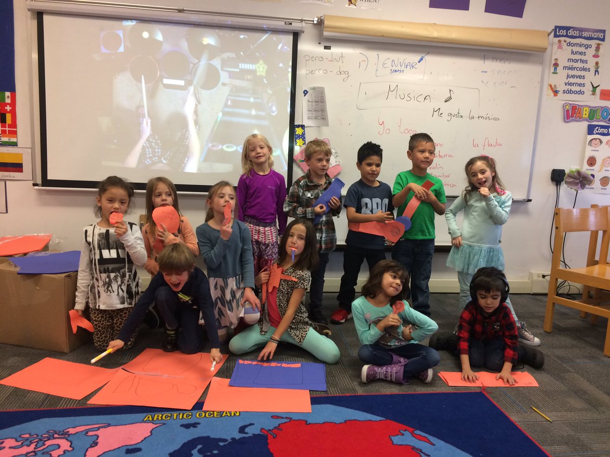 MsMariaSpanish's tweet photo. UBE music band! Learning vocabulary about music. 1st grade #ubehawks https://t.co/eNfa9ONx7x