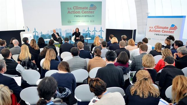 eldiarioes's tweet photo. Así se infiltran en las negociaciones climáticas las empresas de los combustibles fósiles para proteger sus intereses https://t.co/0Z3GWLXr3R https://t.co/0m9NRULzQt