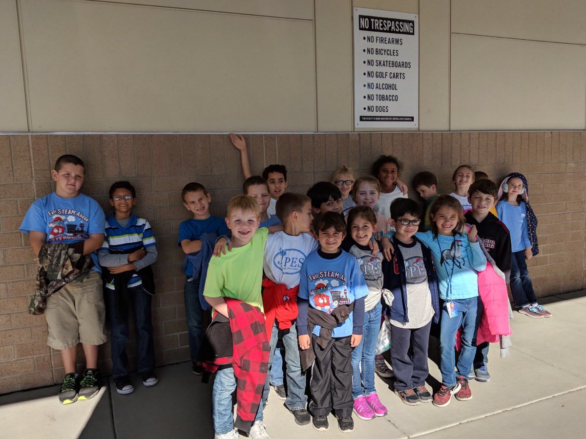 JosephRPyeElem's tweet photo. We had lots of hands on fun, and great #21stCenturyLearning experiences this week! Our 2nd graders went to Bee City, and our Kindergartners went to West Farm Corn Maze. We love to learn in our community! #teamPye https://t.co/2psp02pd8r