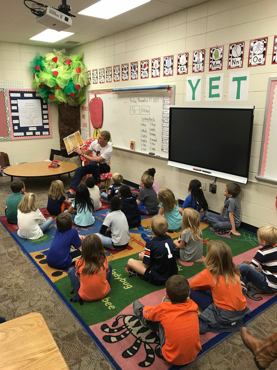 AuburnCityEdu's tweet photo. Today AU’s Daniel Carlson stopped by RES to read to students! TY for taking time out of your day to be a positive role model! #Auburn https://t.co/piwZu4VOI6