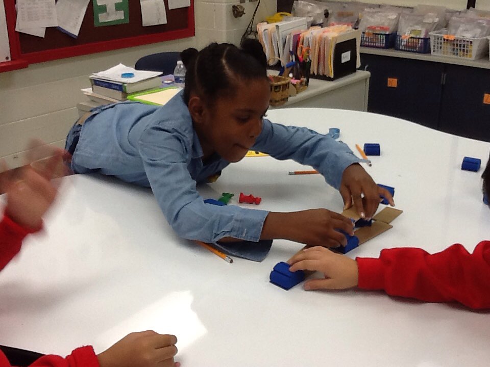 JenReichardt1's tweet photo. Maker Space:building a bridge. @SerenaHills_161 @flossmoorsd161 https://t.co/Wur5tubV79