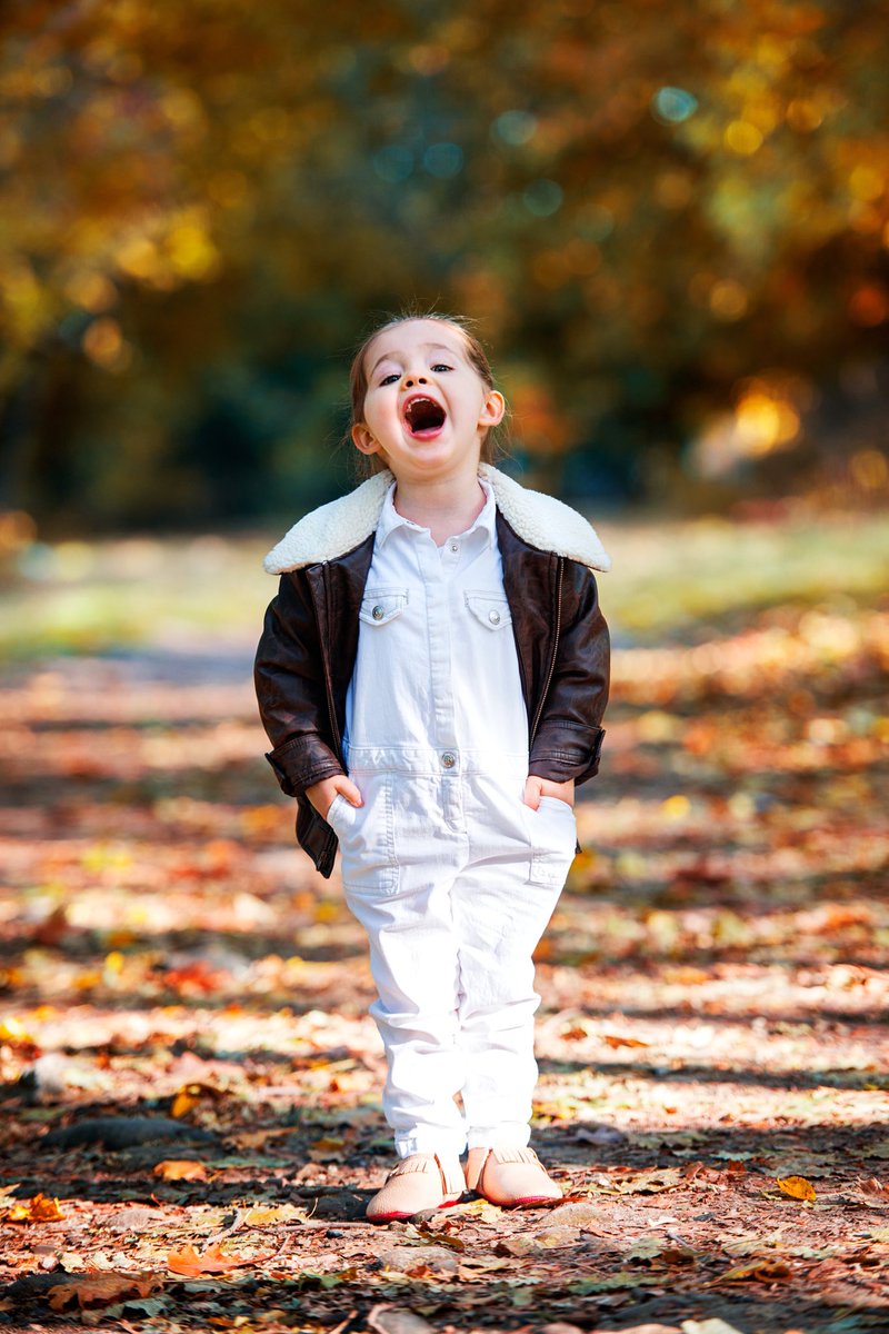 cocorocha's tweet photo. This little girl!!! 🍁 #ioniconran  🍂 photos by @thisisharri 🍁 https://t.co/FvLjFpNJPl