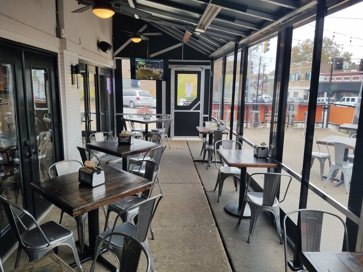 Clubtacostl's tweet photo. HEATED enclosed dining area is now complete! Enjoy the Blues game,or your favorite football team, in the warmth of Club Taco's covered dining room. #clubtaco #stlouisblues #CollegeFootballPlayoff https://t.co/Q7X76eKmqe