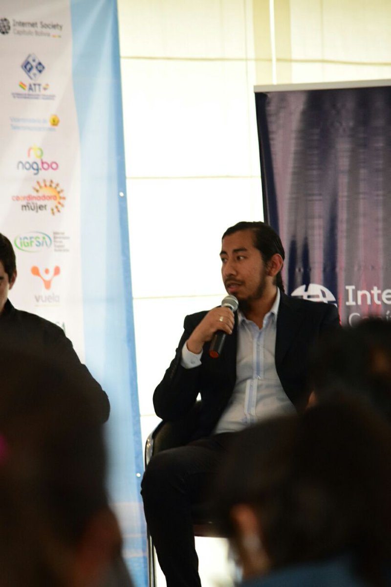 AgeticBolivia's tweet photo. .@UnD3sc0n0c1d0 habla sobre las iniciativas desde la sociedad civil para construir cultura de seguridad de la información en los usuarios finales en mesa de "Seguridad de la Información y Ciberseguridad" en #IGFBO #FGIBO #EnVivo por https://t.co/U1ZaepkLHP https://t.co/u9IBPMd2AJ