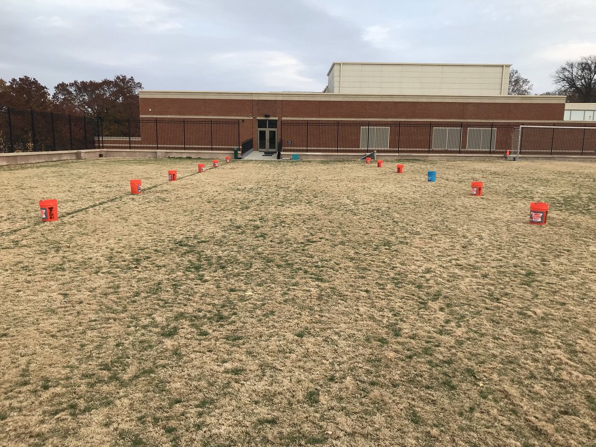 GHSaysRockChalk's tweet photo. @MrSpringPE Here is my set-up, Randy! It has worked really well today! Glad I could visit friends at #MNSHAPE17! https://t.co/mdYJeo95fp