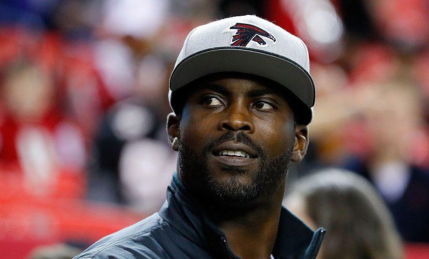 SNFonNBC's tweet photo. Michael Vick repays $17.4 million of $17.6 million owed in bankruptcy https://t.co/AYJu0cy0Qj https://t.co/2ZVecTagu1