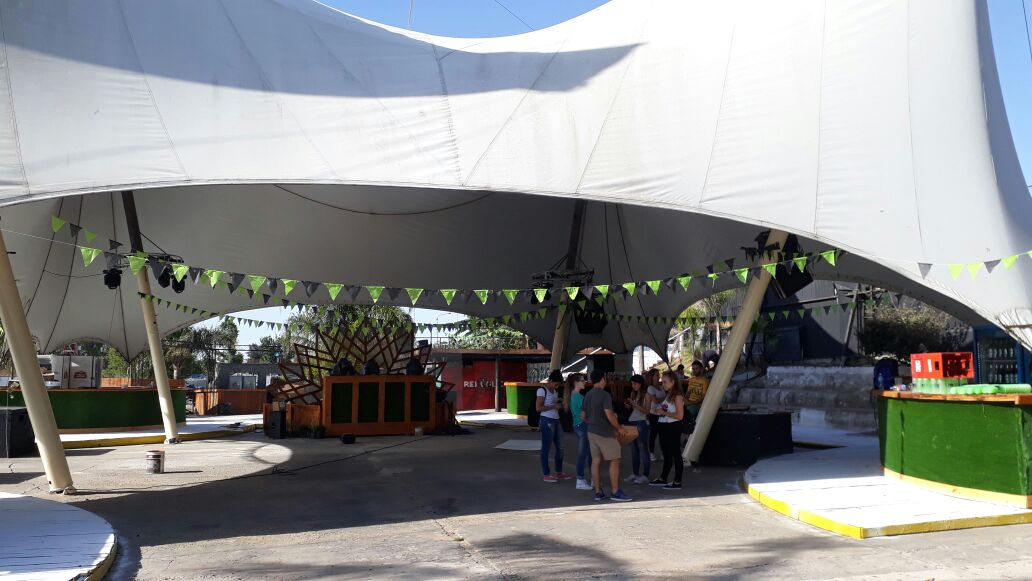 FiestaFIQ's tweet photo. Para que vayas palpitando la re-apertura de Río!!! Tremenda fiesta se vienee ❕❗ 😏💃🎉🙌 #SePoneLaFIQ https://t.co/Ze9cQpXHcx