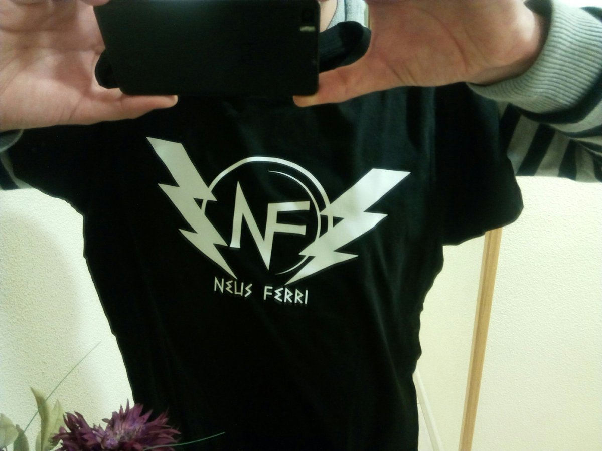 Welt26's tweet photo. Autodisseny per a veure't demá @NeusFerriMusic en @Fnac_Alicante . Nervits a flor de pell https://t.co/obgidyRrvE