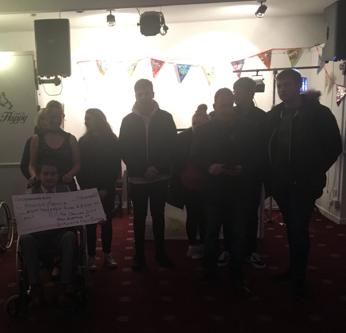 HPMungos's tweet photo. Happy birthday Declan. Thank you to the captains for presenting the ยฃ8000 cheque from the school to Declan on his birthday. #Declanday https://t.co/dxgJPf3j28