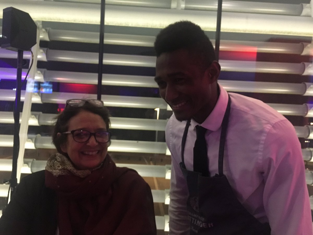 En plein Job Dating à Lille 👍 un arrière droit, un avant centre et... un gazier 👏💪 #DiversitéDesTalents <a href="/pjeg11/">Philippe GEANT</a> <a href="/PhilippeHurtrez/">Philippe Hurtrez</a> <a href="/jmilasserre/">Jean-Michel Lasserre</a> <a href="/alexperdrix/">APerdrix</a> <a href="/Christinetitin7/">VASSEUR Christine</a> <a href="/sandrinevbr/">Sandrine Veber</a> <a href="/L_Flourest/">Laura Flourest</a> <a href="/callistasky/">Carole Delavault</a> <a href="/GimonnetMP/">Marie-Pierre Gimonnet</a> <a href="/guiglemaire/">Lemaire</a>