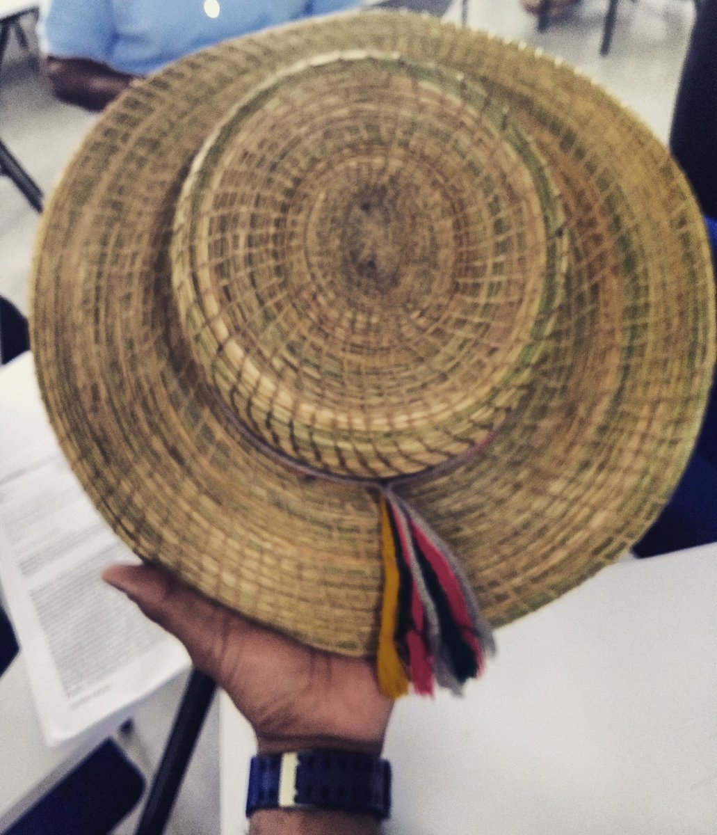 moisomedrano's tweet photo. Los colores de la resistencia.#seHabla #dialogoCultural #pueblosindigenas #enagenda @mincultura @dirpoblaciones https://t.co/jJSQM5Q9HT