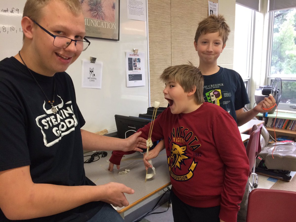 PamLittle_mfps's tweet photo. Stem marshmallow challenge @MuskokaFallsPS https://t.co/knechIWTs6