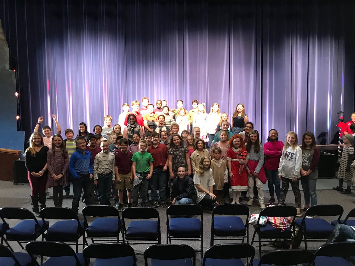jean_jaudon's tweet photo. Go see CASTKidz production of Annie this weekend! Fabulous! Very proud of all our kids in the show! #donohodays https://t.co/MB5hMAxgvN