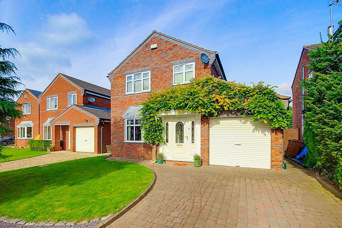 MulberryRes's tweet photo. #openhouse #tomorrow 11.30 to 1.30pm in this #beautiful #wolds #village #Huttoncranswick #movein for #2018 
https://t.co/o1J9r6I7Wq https://t.co/BwWGcKeNDi
