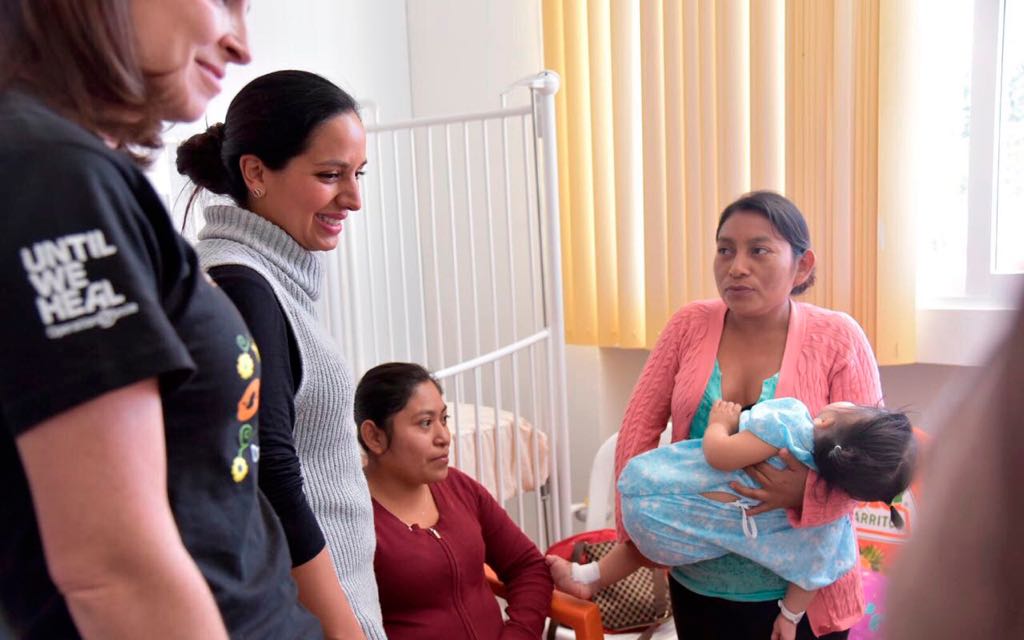 DIF_Oaxaca's tweet photo. Hoy termina la Jornada de Cirugías Gratuitas de Labio y Paladar Hendido en el Hospital de la Niñez Oaxaqueña; agradecemos el invaluable apoyo de @OpSmileMx, por demostrarnos día con día su compromiso con la niñez oaxaqueña, transformando sus vidas. https://t.co/8WcMB5B0BY