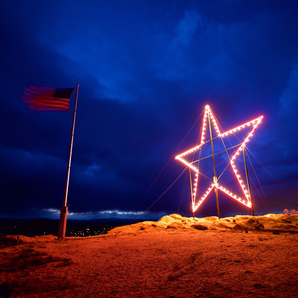crgov's tweet photo. Photo by @NickLuceydotcom, courtesy Town of Castle Rock. #castlerock #starlighting #NewProfilePic https://t.co/Addw6EzAow