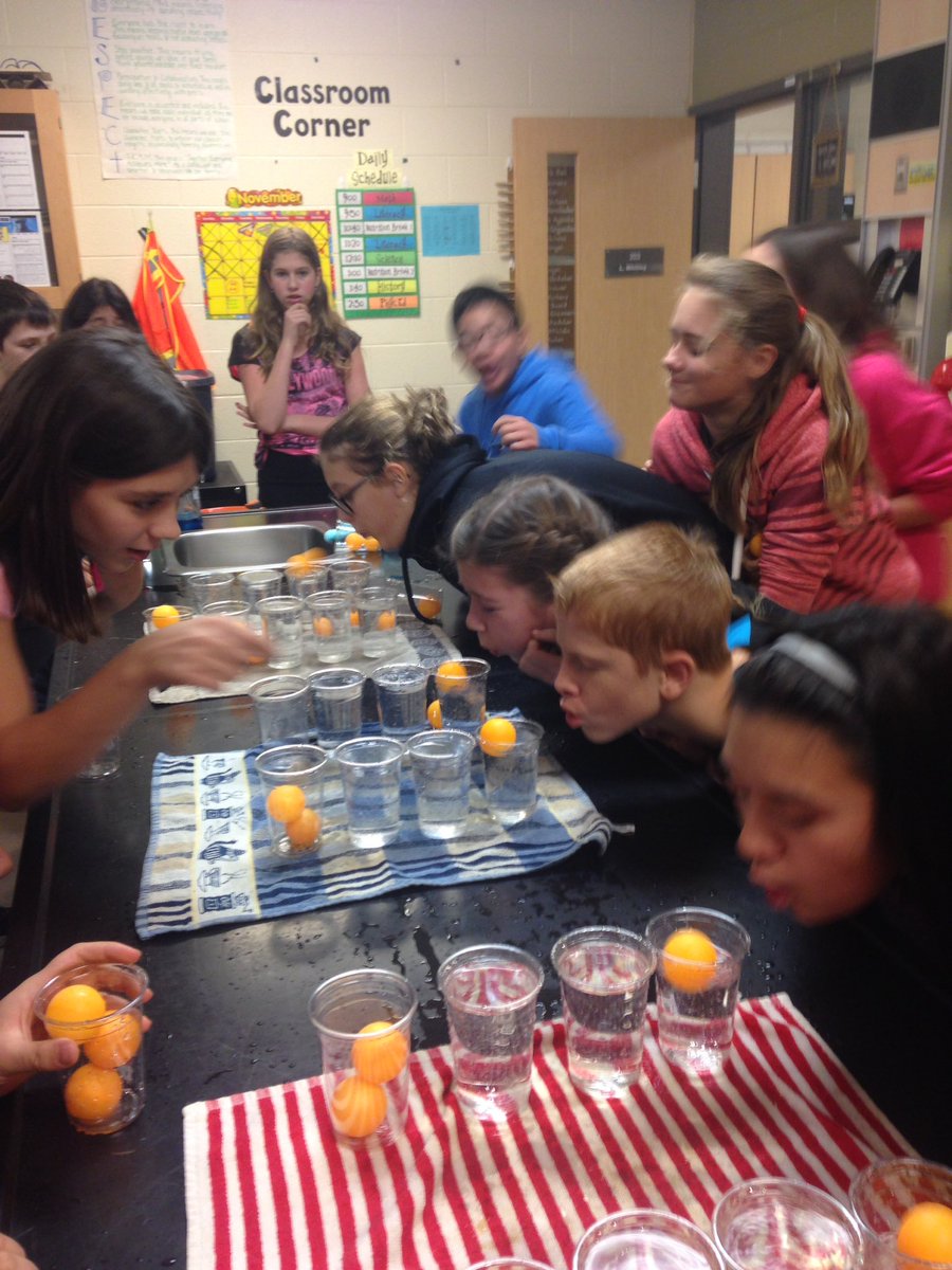 LDubsGatestone's tweet image. Water Surface Ball! #colourchallenge #class78