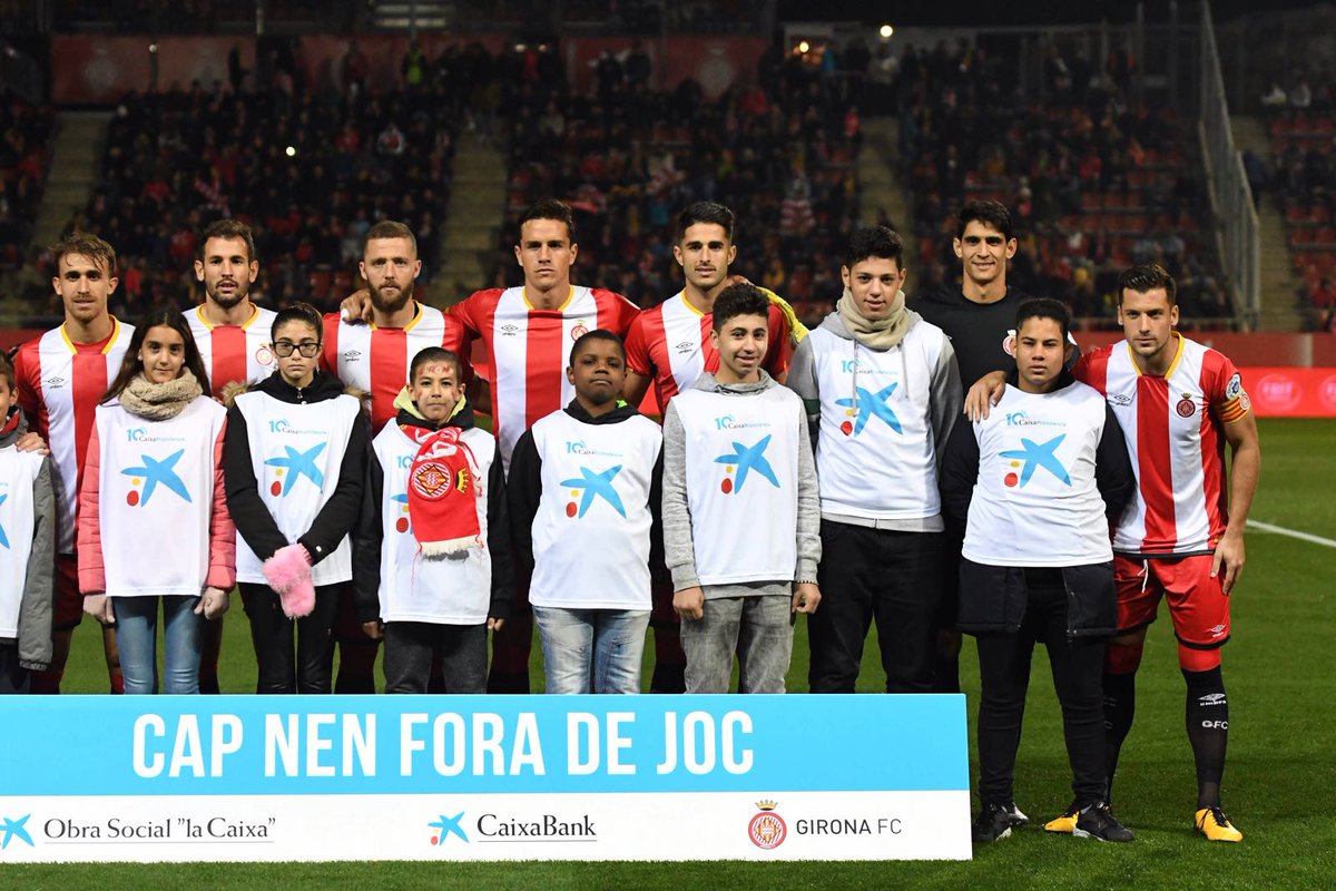 FundlaCaixaCAT's tweet photo. El @GironaFC s’afegeix a la nostra lluita contra la pobresa infantil i cedeix seients solidaris a infants de #CaixaProinfància per al partit contra la @RealSociedad #CapNenForadeJoc https://t.co/tdOteibVlW