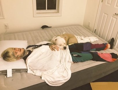 youngbabycoco's tweet photo. puppy loves you https://t.co/vVqPbt17M0