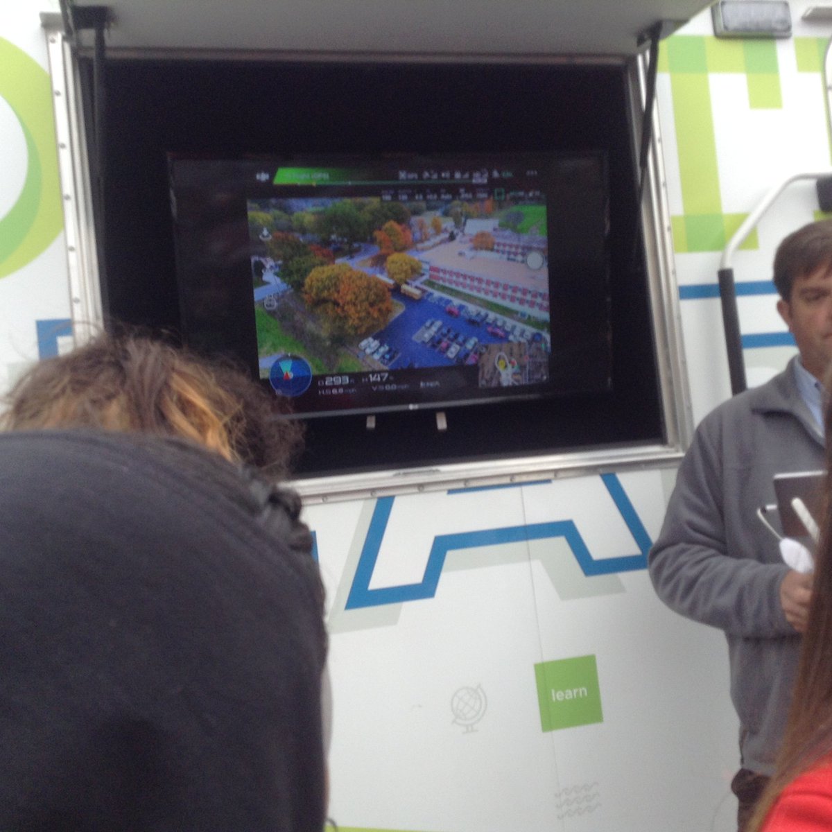 nowlinmedia's tweet photo. 7th &amp; 8th Grade at the #STEM truck! #growingpanthers https://t.co/680BmAHxM6