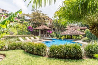 HandsomeIntl's tweet photo. Costa Rica is a popular second home destination among Americans. Read our blog post to find out why. https://t.co/uZqcwwHSqV
#InvestinCostaRica #VacationHome #ParadiseLiving #PuraVida #LiveinCostaRica #TraveltoCostaRica #PartTimeResident #ParadiseFound https://t.co/uu7ENyUpxE