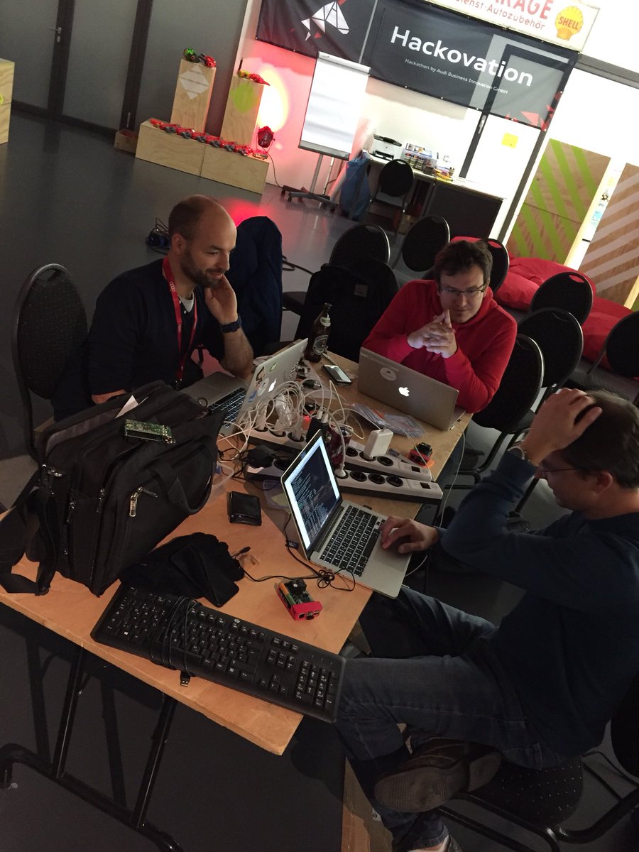 hackovation_'s tweet photo. InCar Technology team is preparing for the IoT!! #hackovation #iot #incartech #osbhack https://t.co/tHjvjcApNJ
