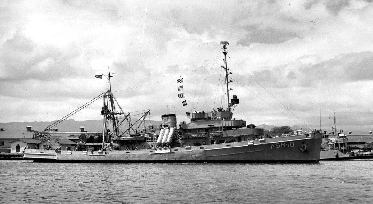 CavasShips's tweet photo. #Turkey decommissions #submarine rescue ship #AKIN, the former USS #GREENLET ASR10 first commissioned in 1943. Moore Shipbuilding in Oakland CA built some incredibly tough ships. (B&amp;W shows her in 1950) https://t.co/HqLeEO2aEU https://t.co/2yursPlTBF