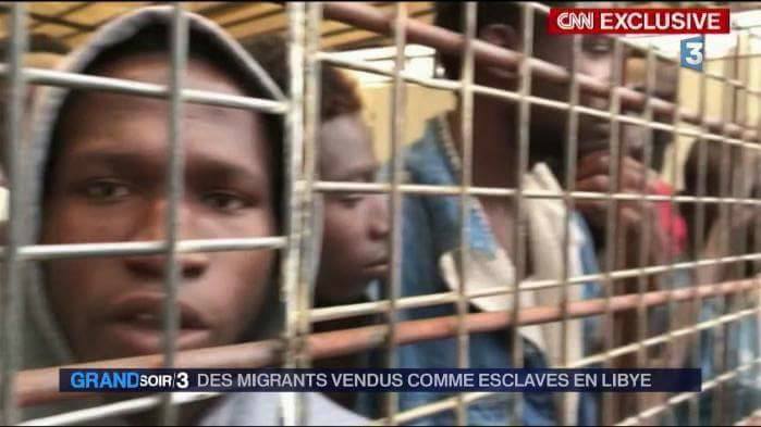 ToussaintAlain's tweet image. Que font les Présidents Africains ? Que disent-ils ? Hier, ils étaient Charlie. Aujourd'hui, ils ne sont rien. Juste esclaves de leur silence. Pauvre Afrique ! #Libye #UnionAfricaine #UA #UE #Migrants