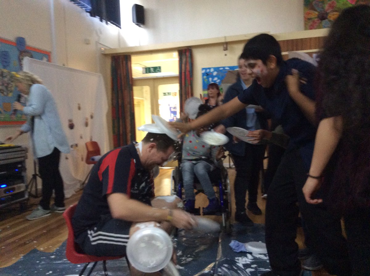 wilsonstfeed's tweet photo. #wsturing #childreninneed2017 making records how many pies in the face? https://t.co/0tm51ZwhVU