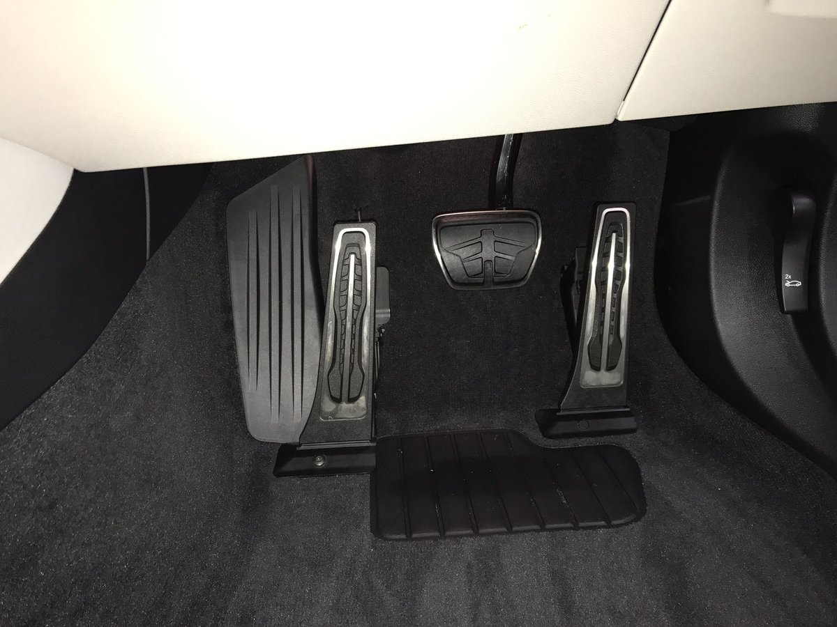 lincolntowbar's tweet photo. #DS&amp;P Electronic Left Foot Accelerator fitted to a brand new #BMW #5Series for .@Soper_BMW #lincoln #lincsconnect #mobilityadaptations https://t.co/ik9n71HF9v