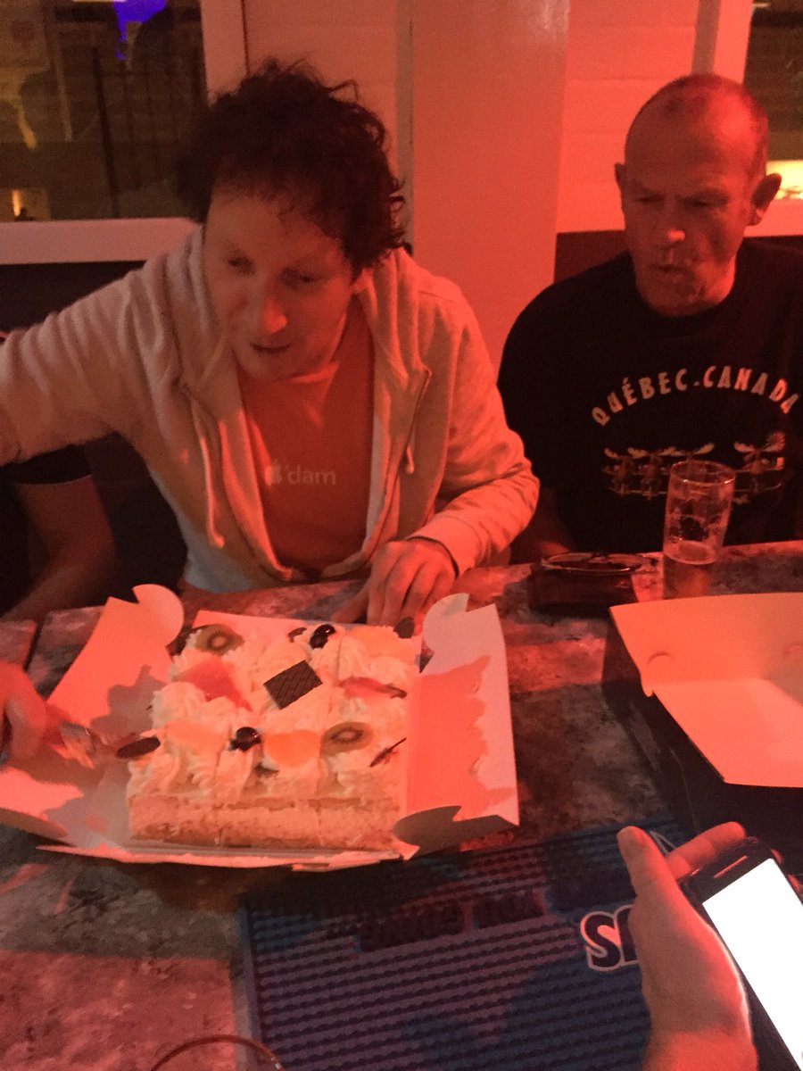 Pieter Zandt grote winnaar Gemeentelijk Volleybaltoernooi dat alle teams verpletterend heeft verslagen. De raad won de gezelligheidsprijs.