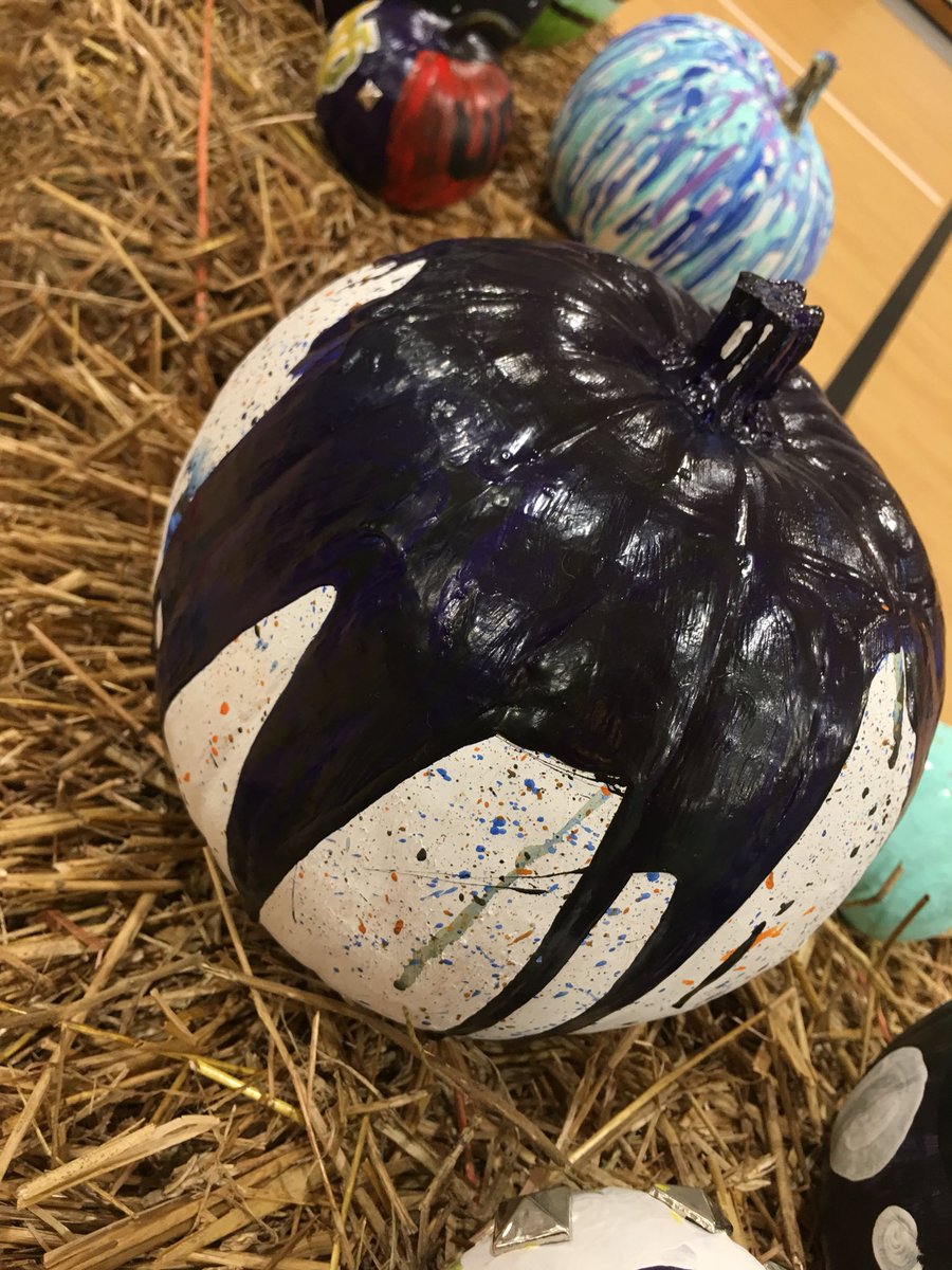 PeroCollections's tweet photo. My students decorated some pumpkins for parent night @stephengpeters #sandersmiddleschool #arteducation #L55 more pics https://t.co/3OBCV3RCOZ