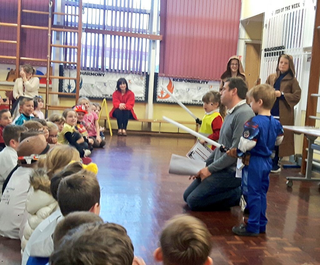 ysgolbrynhedydd's tweet photo. #afternoonclass our new Jedis of the Week were congratulated by KS2 pupils and staff after their photo shoot. #DIAIUTF #YBH #YBHnursery #rewards #jedioftheweek https://t.co/MwU8kC1dzY