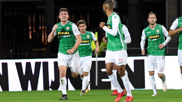 omroepzldsport's tweet photo. AUDIO Verdediger Julius Bliek over zijn eerste doelpunt als profvoetballer. Hij scoort de eerste goal bij de 0-3 zege op Go Ahead Eagles en trakteert uiteraard op bolussen! https://t.co/hrh1vgcJoL https://t.co/3hhrwlkREI