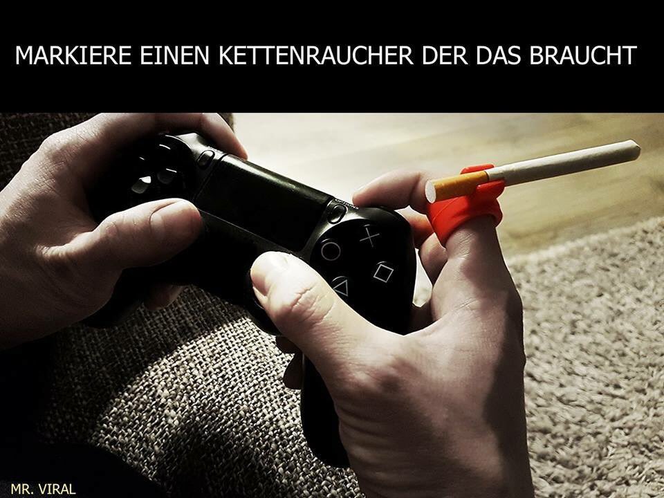 DieWortmalerin's tweet image. Gibt es das auch für PC Gamer? So was um an die Schultern zu klatschen mit nem Arm nach vorne? #reallyneed