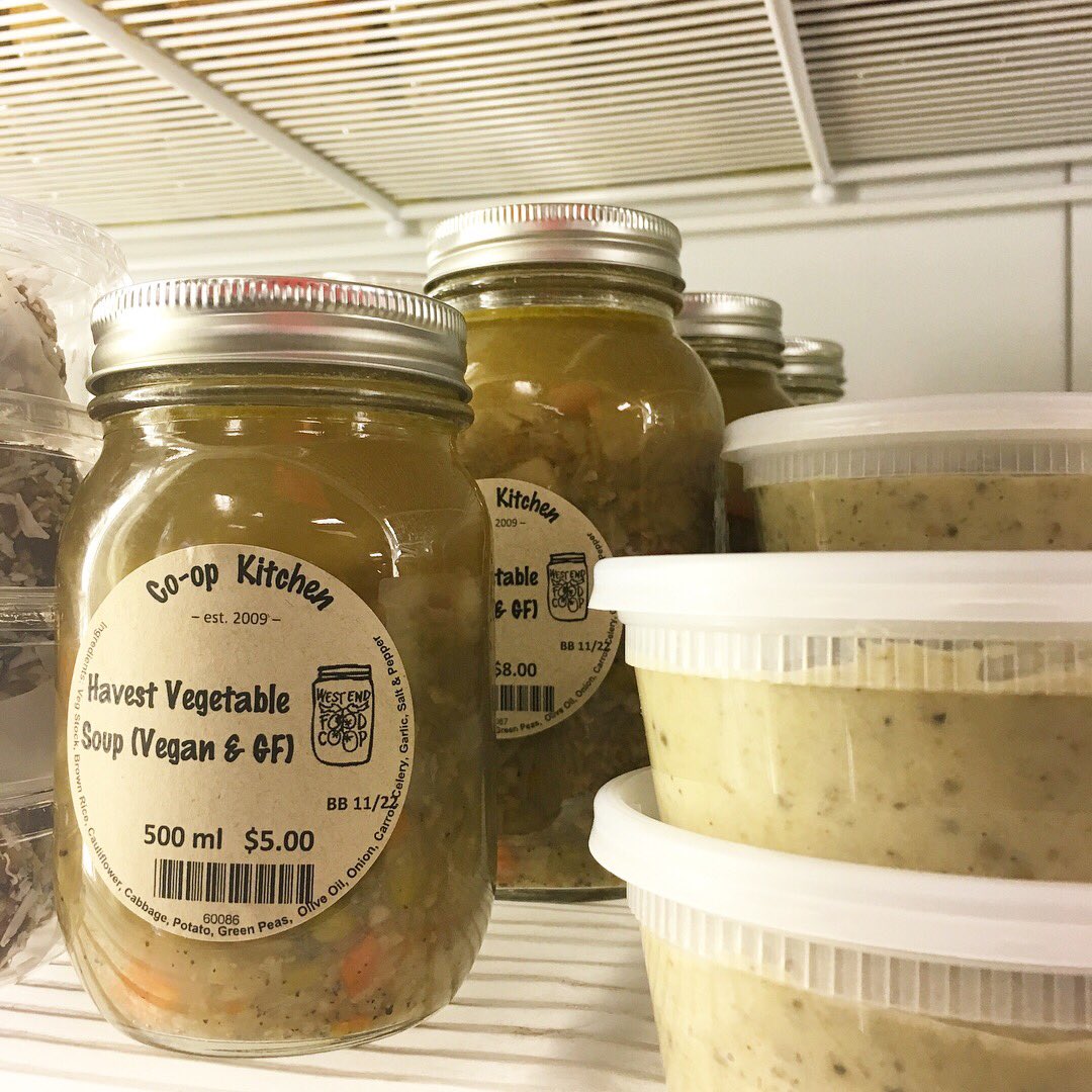 WestendFoodCoop's tweet photo. Grab 'n Go #coopkitchen ready-made meals and #piedayfriday goodness. Vegan/veggie options, #organic chicken pies and lasagna, & much more. Come pick some up after work! #omnomnom 🍜🌯🥗🥘🍲 https://t.co/cZSay02Q8R