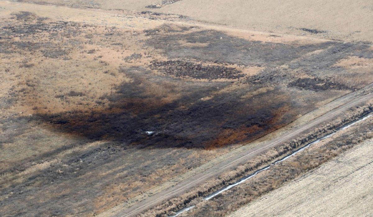 Photos of yesterday's 795,000 litre Keystone Pipeline leak. This is why no one wants a pipeline over they water supply: buff.ly/2zRD8ds

#ActOnClimate #NoKXL #NoDAPL #StopKM #WaterIsLife
