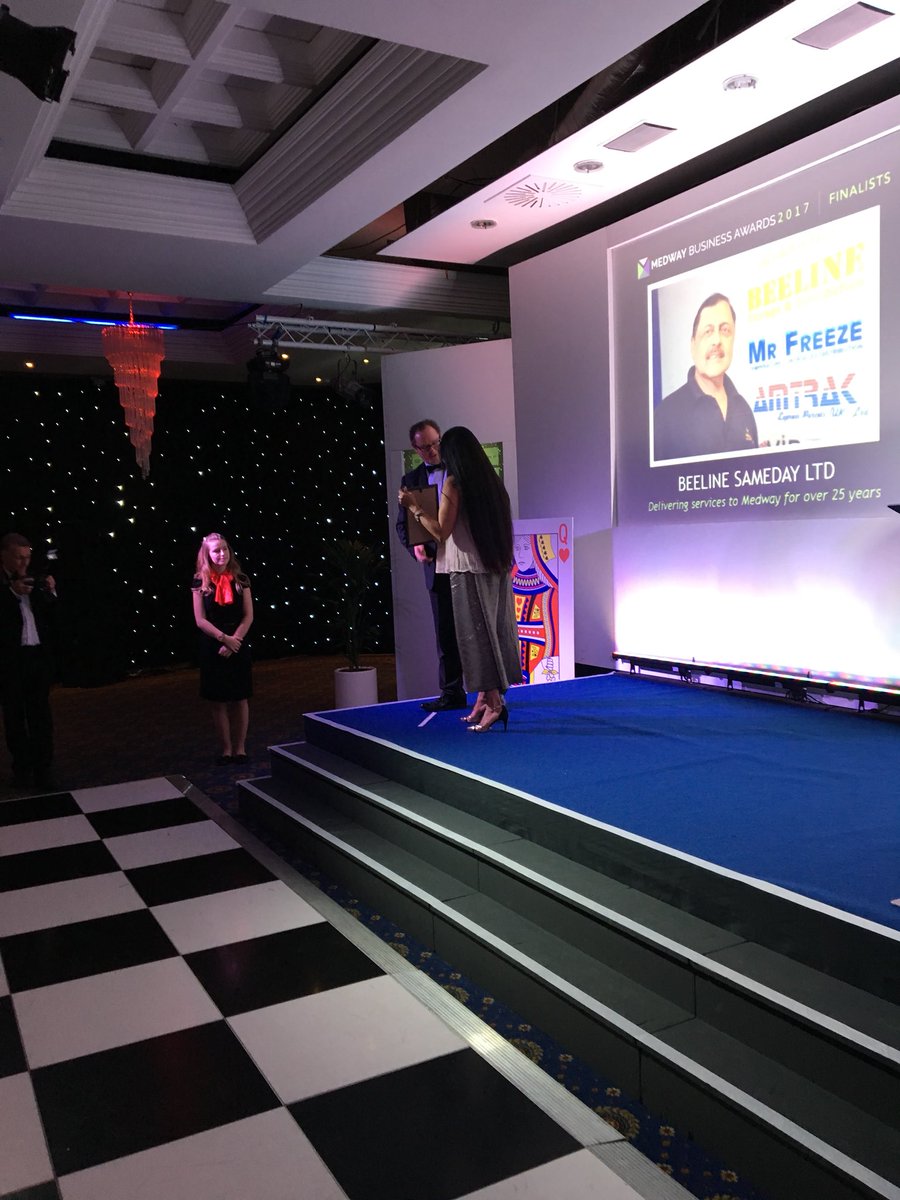 MedwayBusAwards's tweet photo. @beelinesameday receive their certificate #mba17 https://t.co/fYu4XpqoyZ