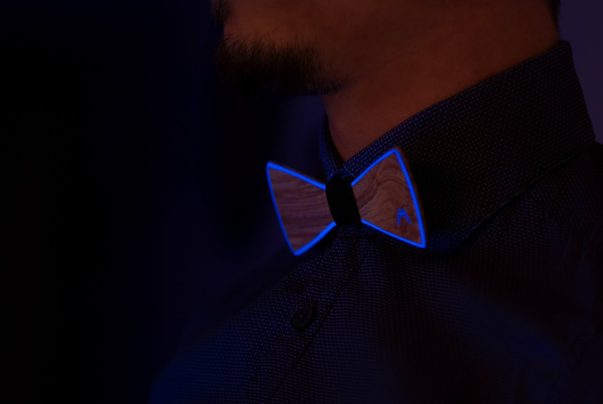 BrandMartinO's tweet photo. James Bond wears #Bowties, why shouldn't you? #Bowtiesarecool https://t.co/HguVkwnF8I