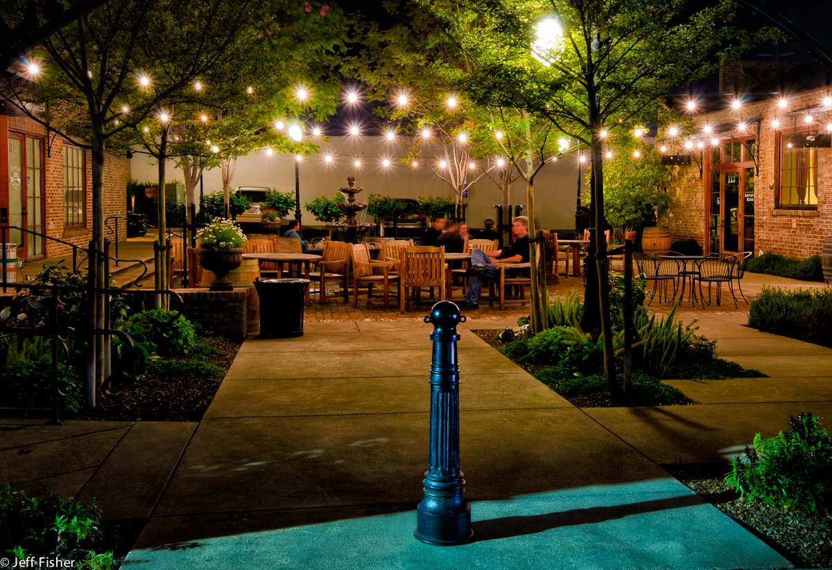 LisaSanchezRE's tweet photo. If you are in the #Livermore area and looking for great wine and tapas, check out Swirl on the Square. On Friday and Saturday evenings they do sparkling wines and sweets!
#yum #wine #livemusic #LisaSanchez #trivalleyrealtor https://t.co/1dxMDuvQjd