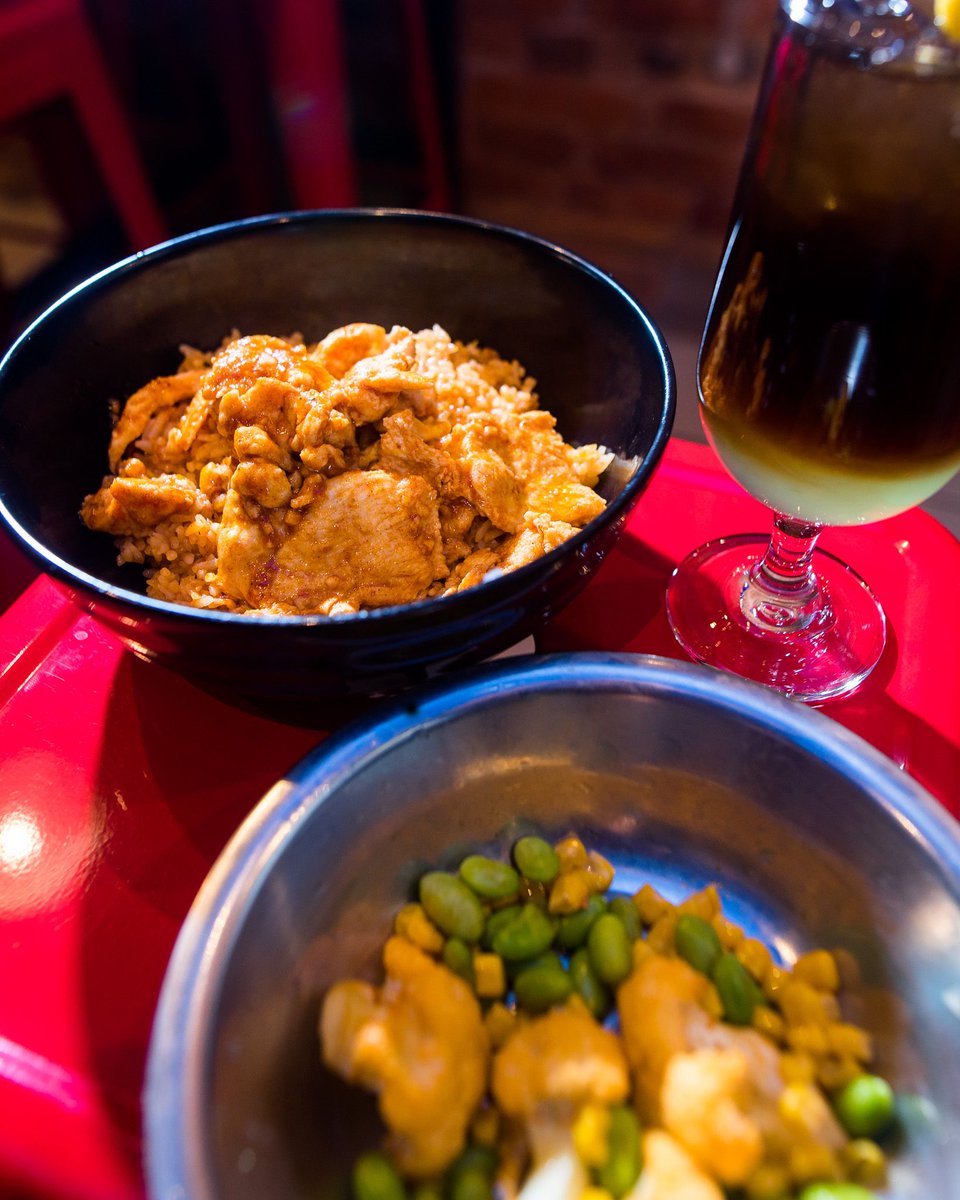 Hooly Mooly!!! It’s already #Friyay 😵 Get messy (or stay clean) with us this weekend. Remember our late night specials are in effect both tonight and tomorrow.

#hamont #hamontfoodie #hamonteats #fridays #seafood #seafoodboil #weekend