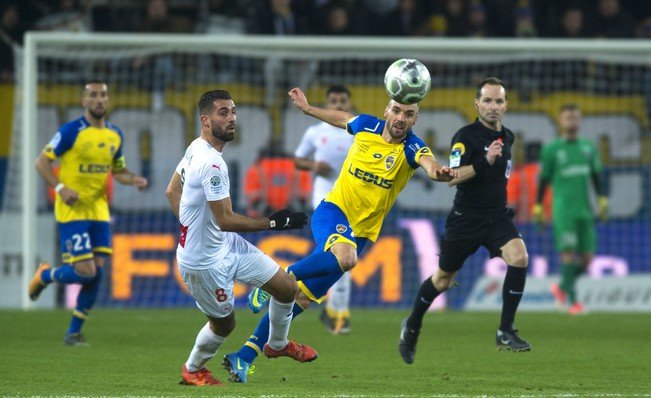 FCSM_live's tweet photo. 😀 One important victory against @nimesolympique tonight ! (2-1) #FCSMNO #GoFCSM
► https://t.co/e6o1sK1cAO https://t.co/3gz61i3WsA
