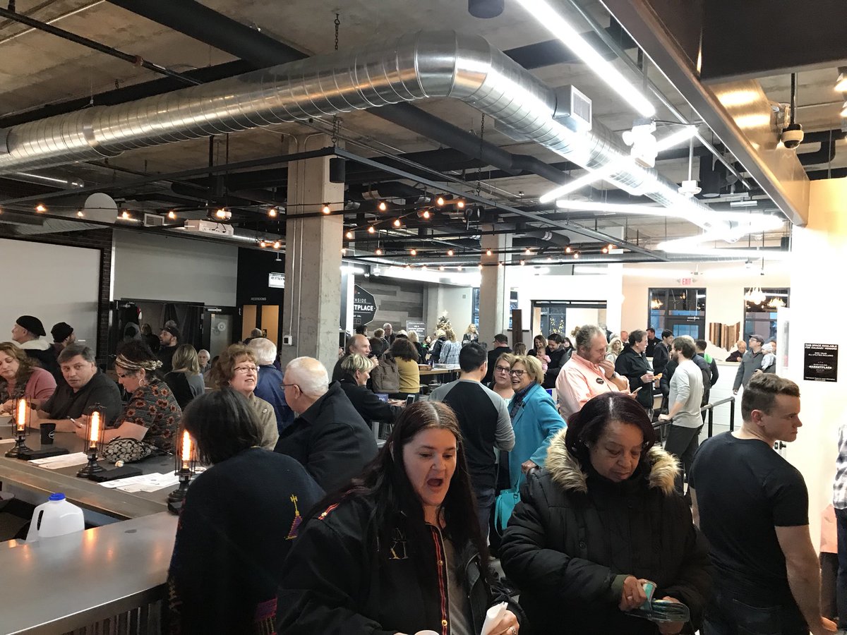 _BronT_'s tweet photo. Amazing crowd at the #NorthsideMarketplace! #akron #supportakron #supportlocal #ohio https://t.co/CnVzsorrjm